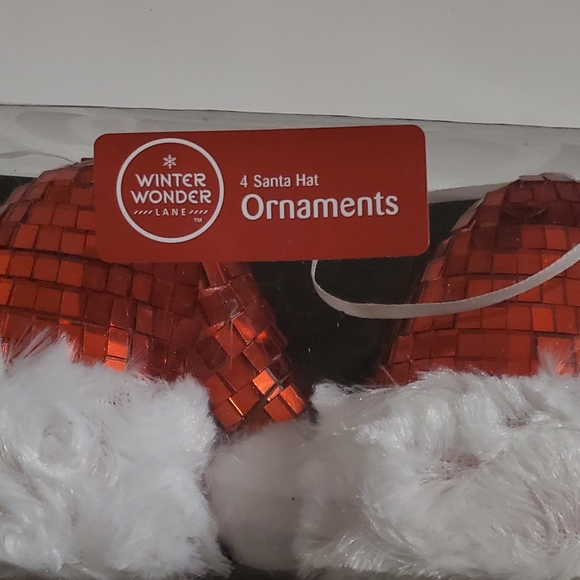 A set of 4 Christmas Ornaments - Picture 1 of 3